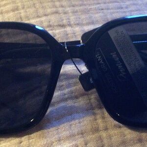 Foster Grant Premium Women's Oversized Sunglasses, Black